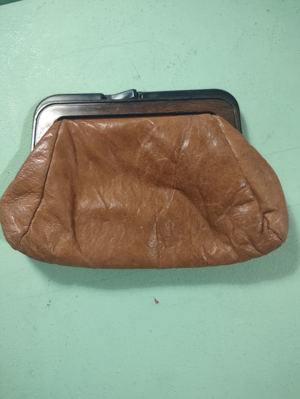 Classic Tan Leather Kiss-Lock Clutch